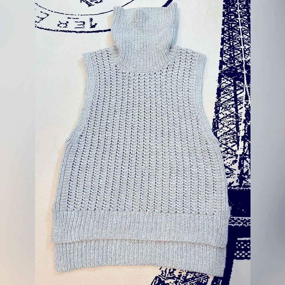 *NWOT* BANANA REPUBLIC SLEEVELESS HIGH/LOW TURTLE NECK SWEATER IN SEA FOAM SZ:XS - Picture 2 of 6
